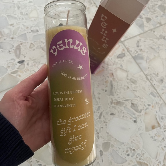 Brand new Chani ‘Venus’ Candle - Picture 1 of 5